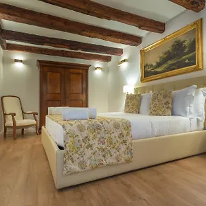 home-venice-apartments-rialto.hotelinveneto.com/